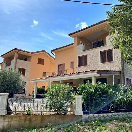 Branka By Interhome Apartmán