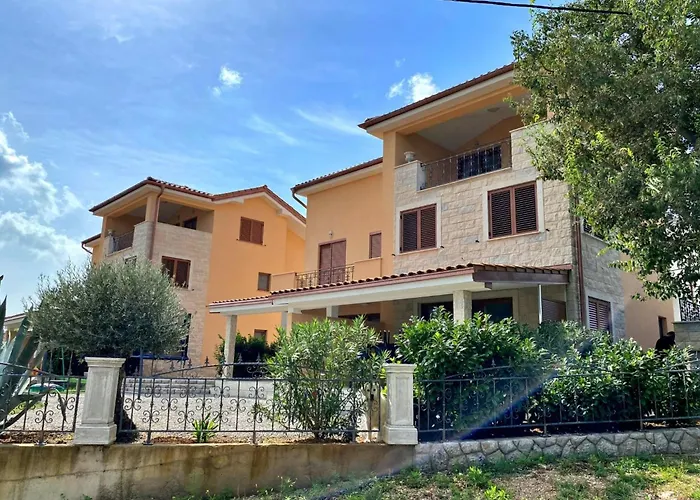 Branka By Interhome Apartmán